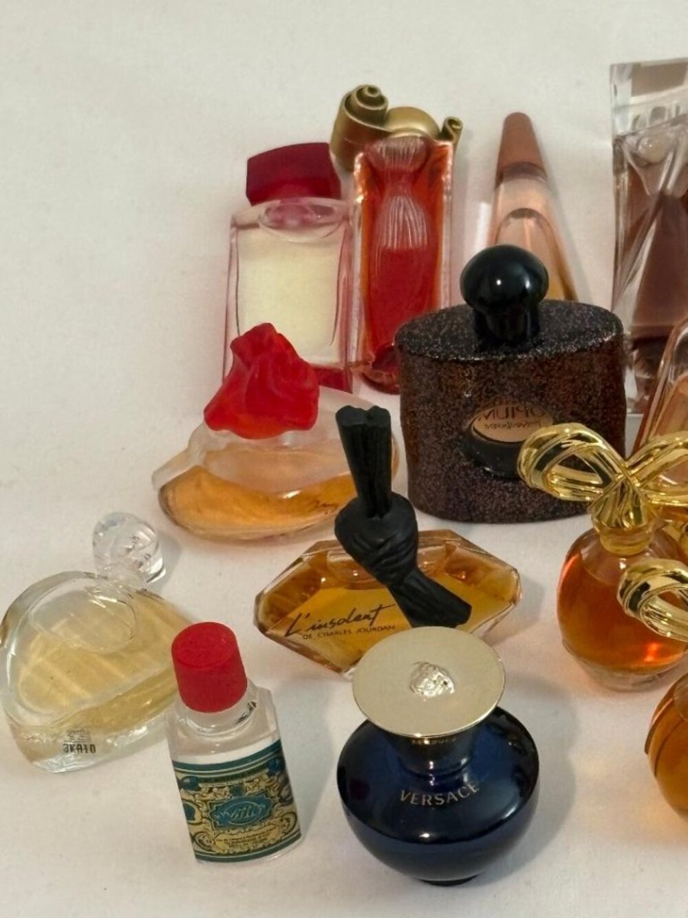24 sample size perfume. Assorted - Picture 3 of 3